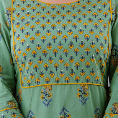 Women Green Cotton Kurti Round Neck with Pant