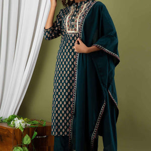 Women Cotton Foil Print Kurti with Pant & Dupatta