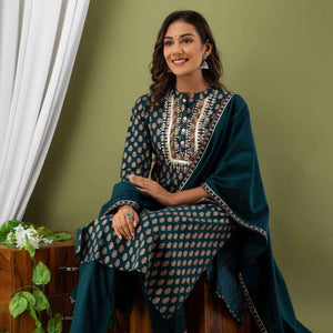 Women Cotton Foil Print Kurti with Pant & Dupatta