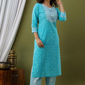 Women Blue Cotton Floral Print Kurti with Pant