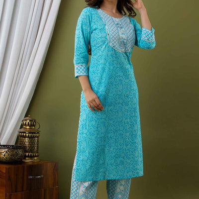 Women Blue Cotton Floral Print Kurti with Pant