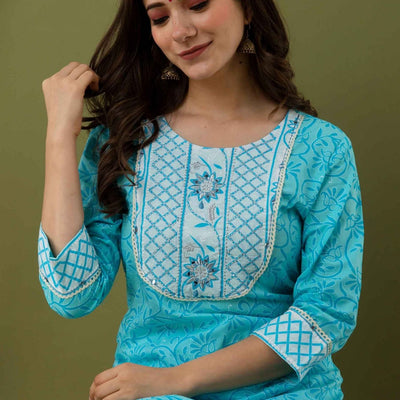 Women Blue Cotton Floral Print Kurti with Pant