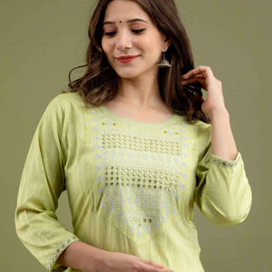 Women Sea Green Cotton Kurti with Pant