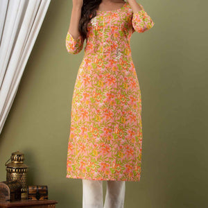 Women Peach Floral Kurti with Pant