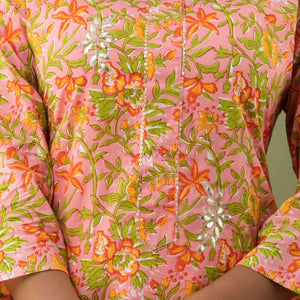 Women Peach Floral Kurti with Pant