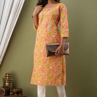 Women Peach Floral Kurti with Pant