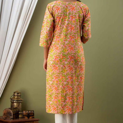 Women Peach Floral Kurti with Pant