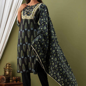 Women Black Cotton Kurti with Pant & Dupatta