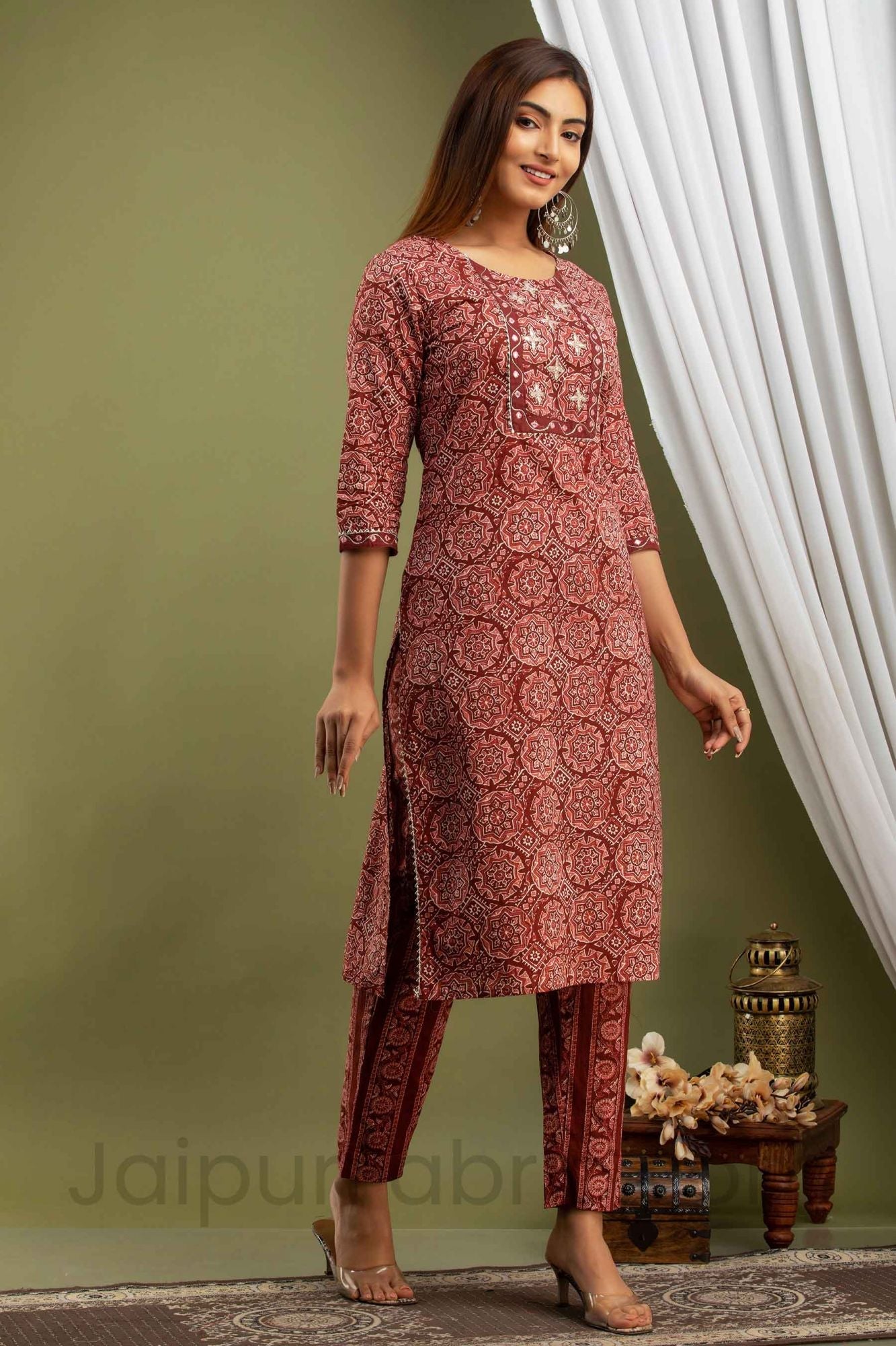 Women Maroon Cotton Kurti with Pant