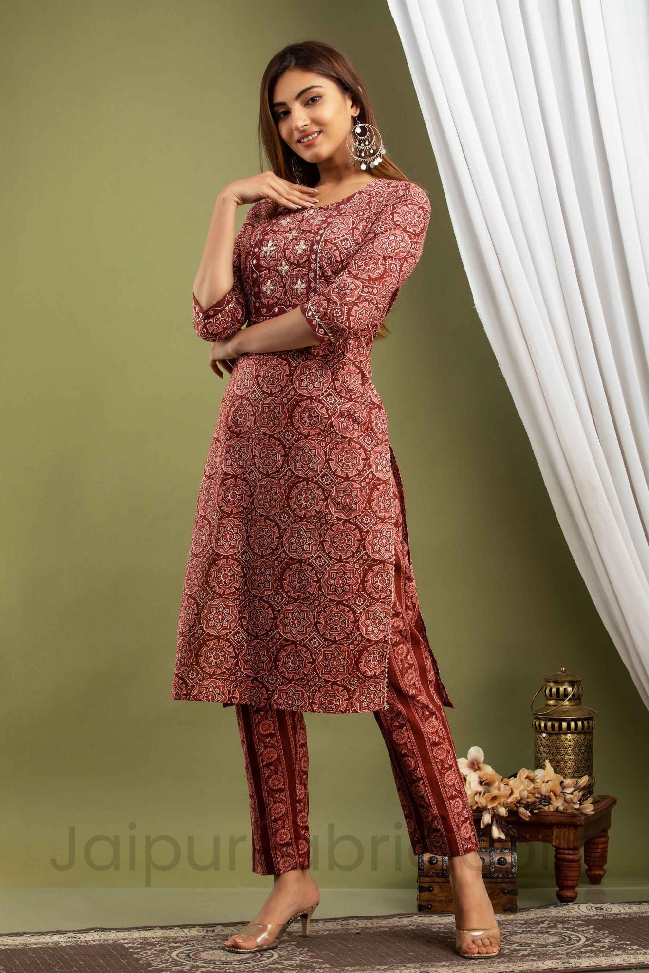 Women Maroon Cotton Kurti with Pant