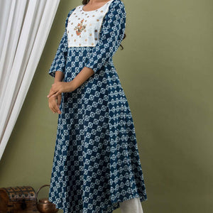 Women Boota Print Cotton Kurti