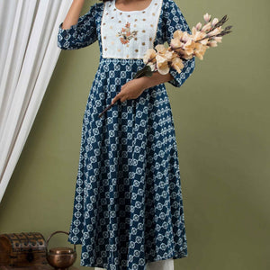 Women Boota Print Cotton Kurti