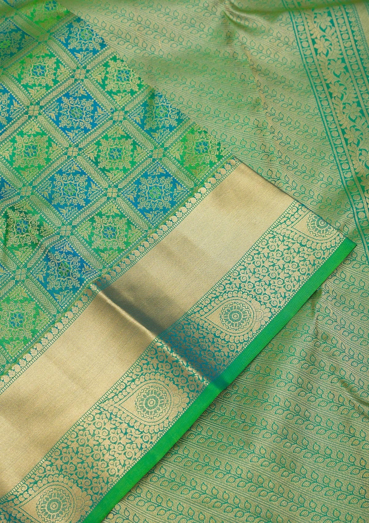 Leaf Green Zariwork Pure Silk Saree