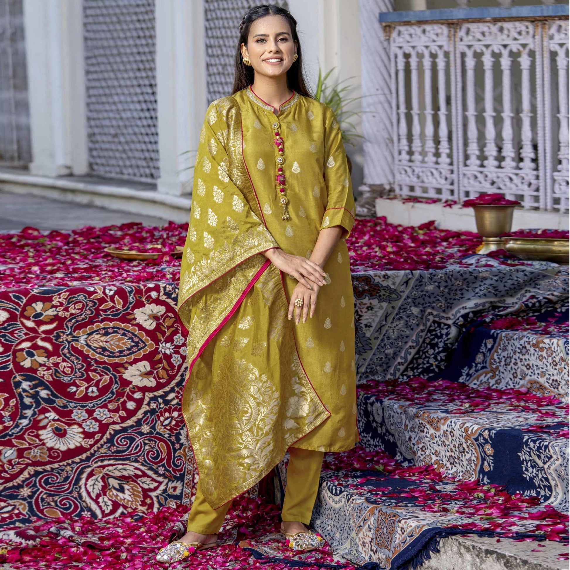 Lemon Green Woven Dola Silk Kurti Pant Set With Dupatta