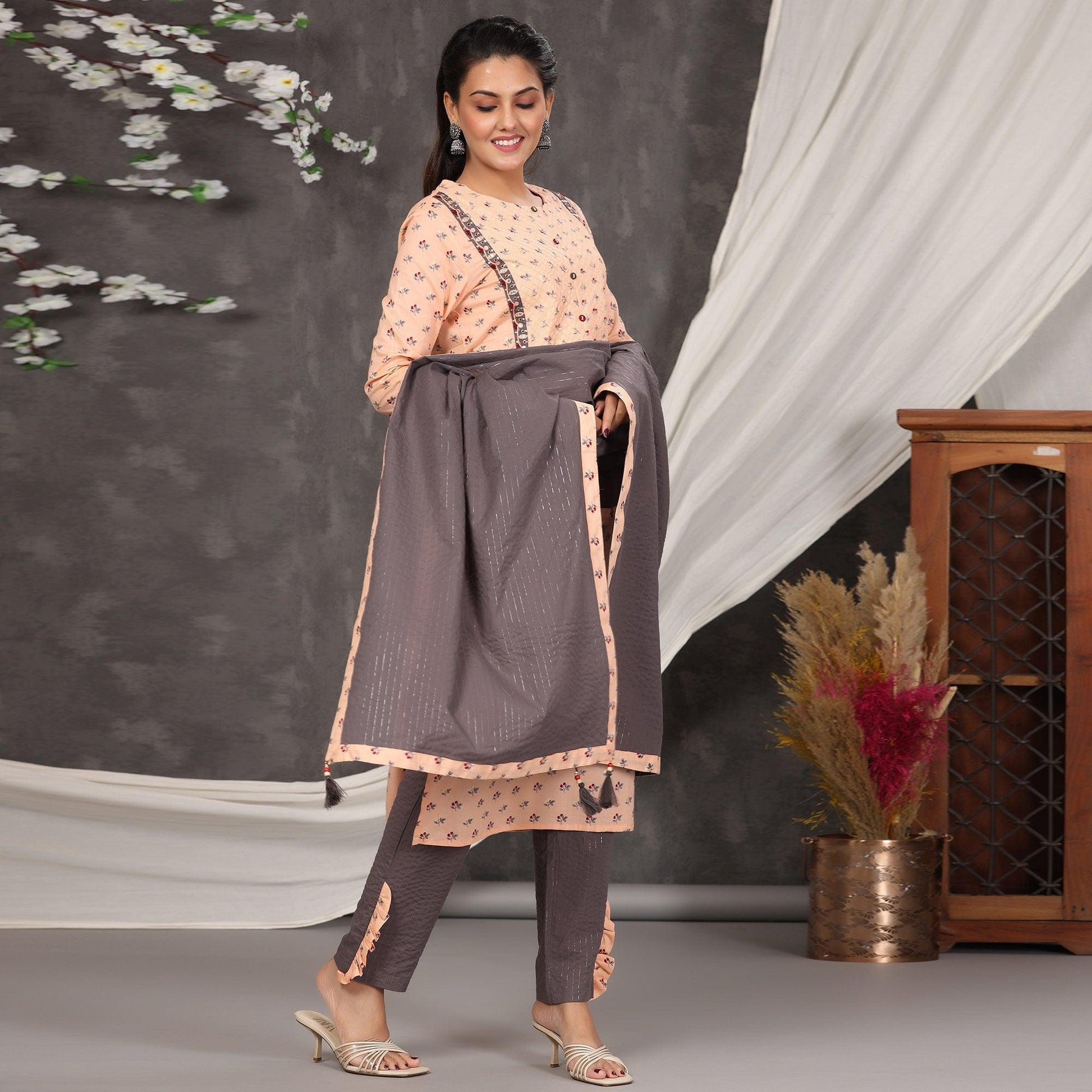 Light Peach Casual Wear Printed Cotton Kurti - Pant Set With Dupatta