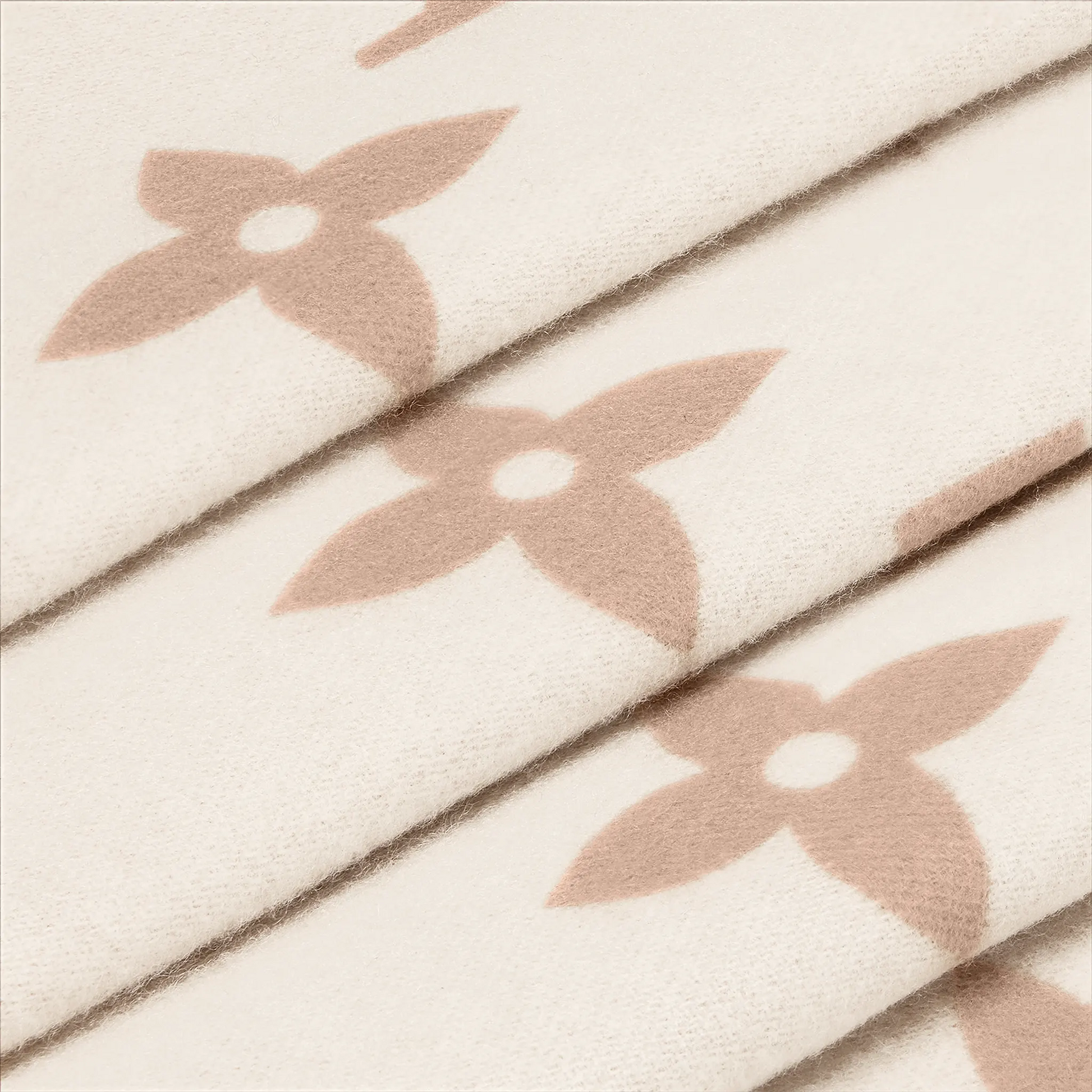 Louis Vuitton Reykjavik Beige Clair Scarf