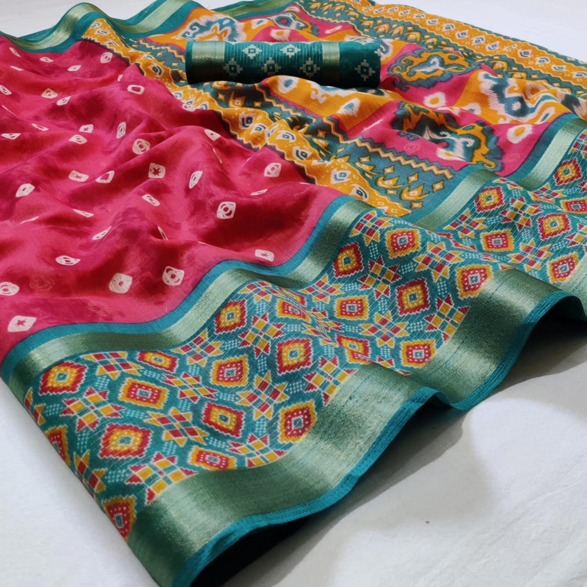 Magnetic Pink Colored Casual Wear Printed Cotton Saree