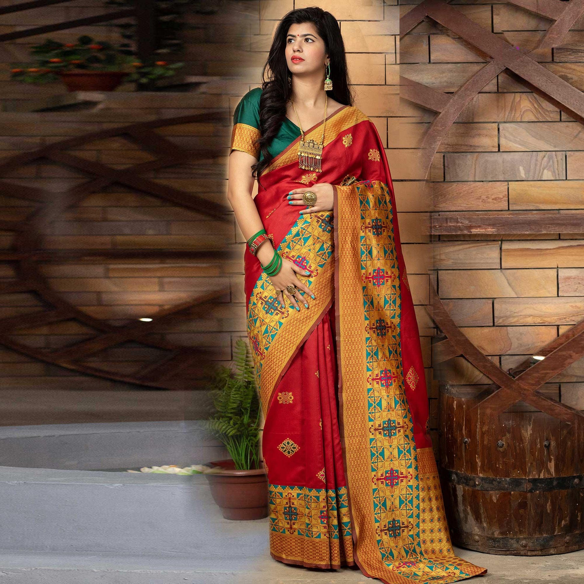 Magnetic Red Colored Festive Wear Woven Banarasi Silk Saree