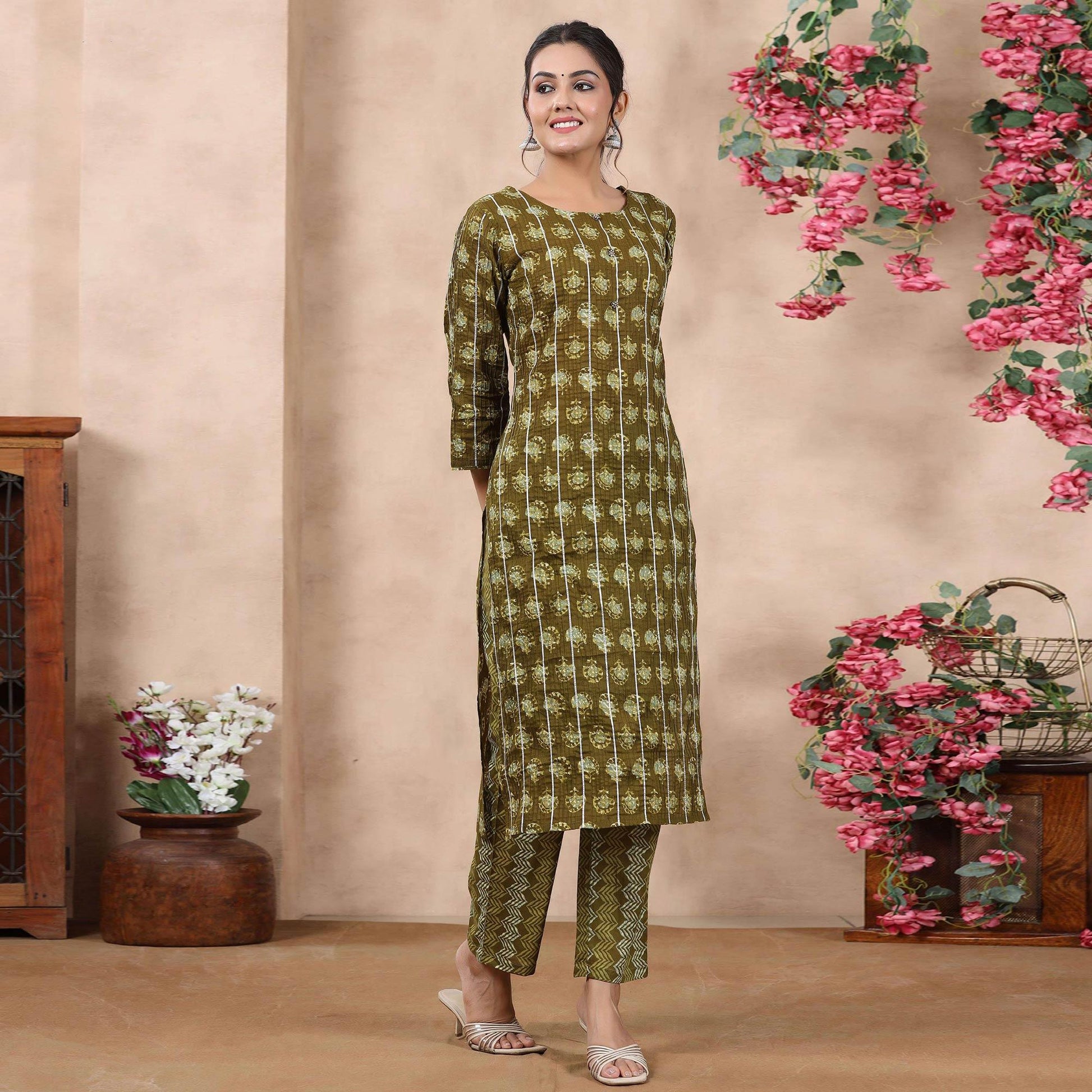 Mehendi Green Casual Wear Printed Cotton Kurti - Pant Set