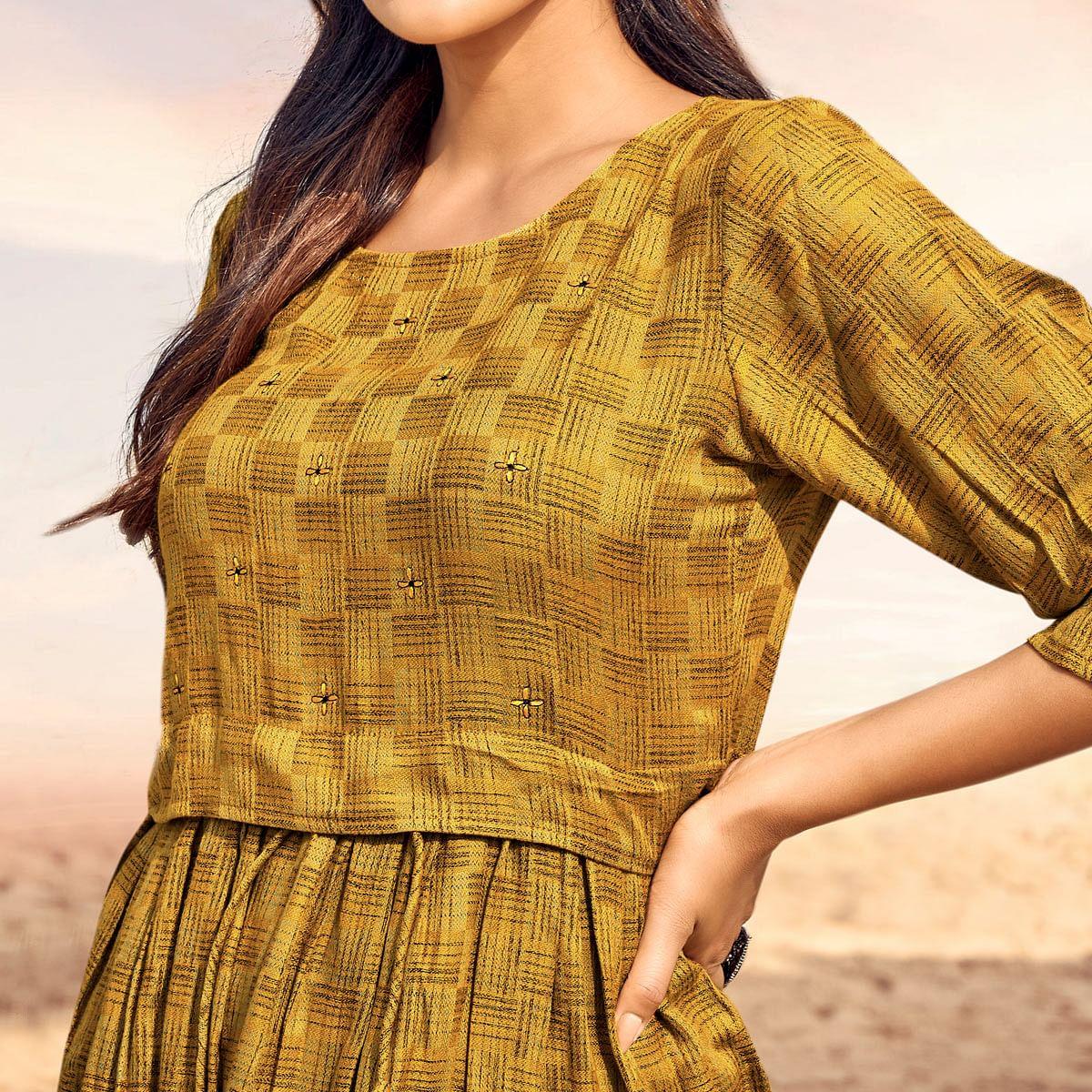 Mehendi Green Checks Printed Rayon Top