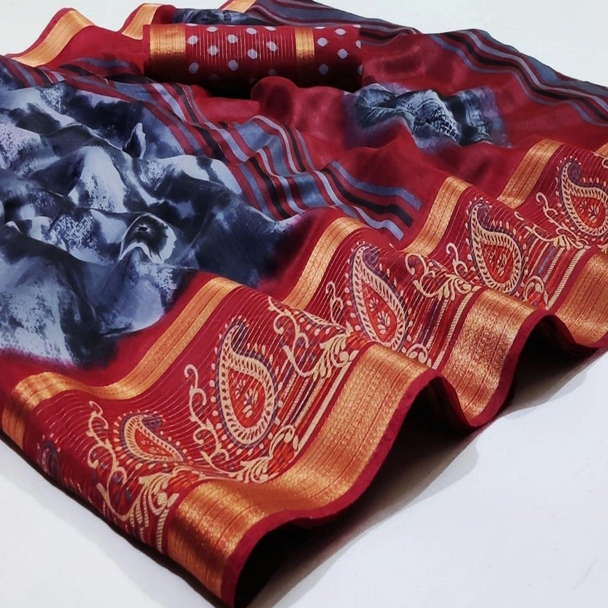 Mesmeric Grey Colored Casual Wear Printed Cotton Saree