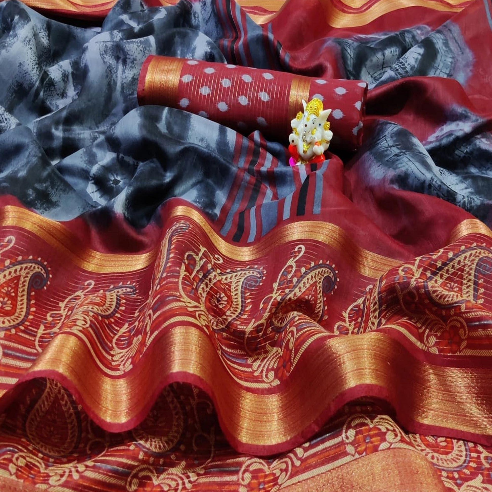 Mesmeric Grey Colored Casual Wear Printed Cotton Saree