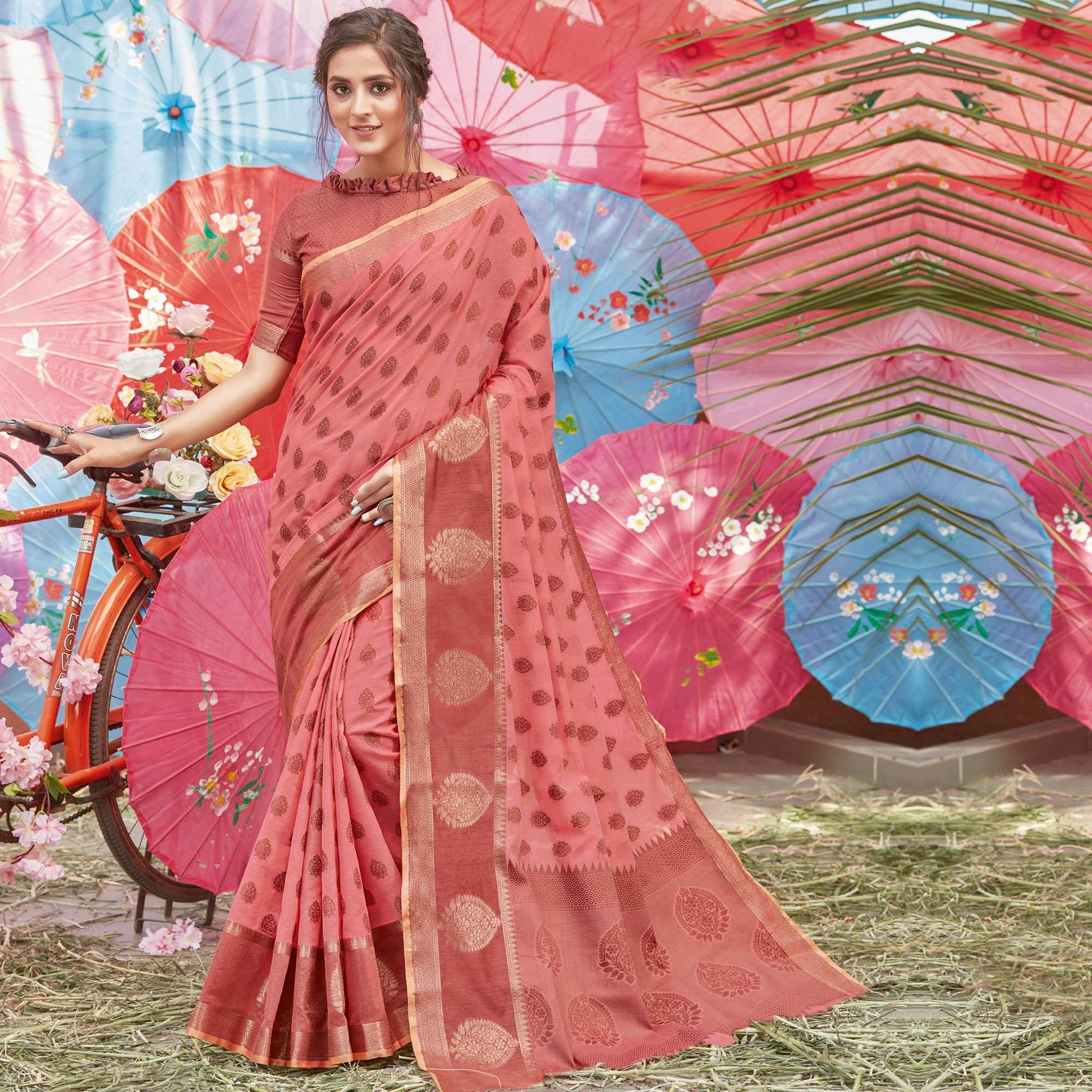 Mesmeric Pink Coloured Festive Wear Woven Cotton Handloom Saree