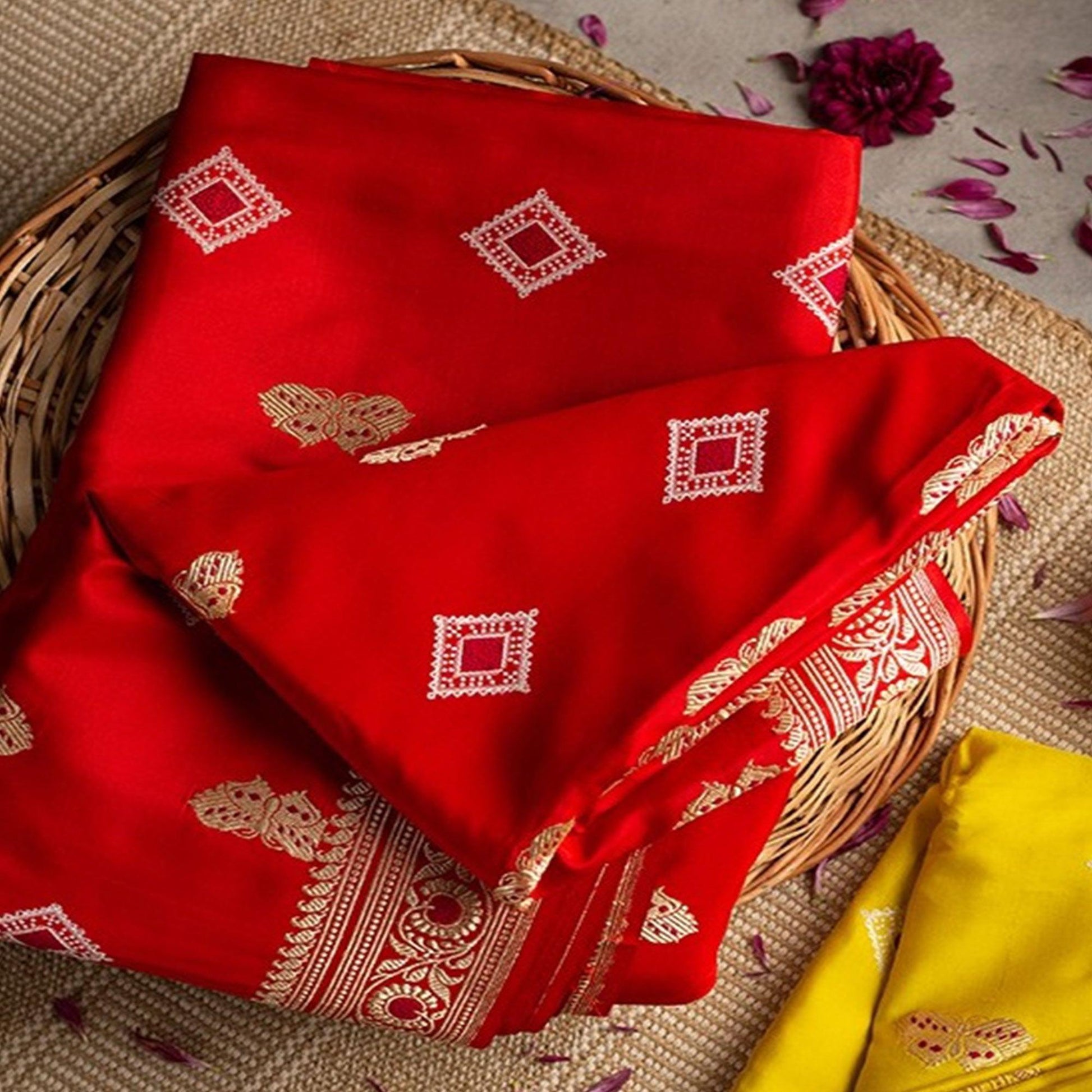 Mesmeric Red Colored Festive Woven Banarasi Silk Saree