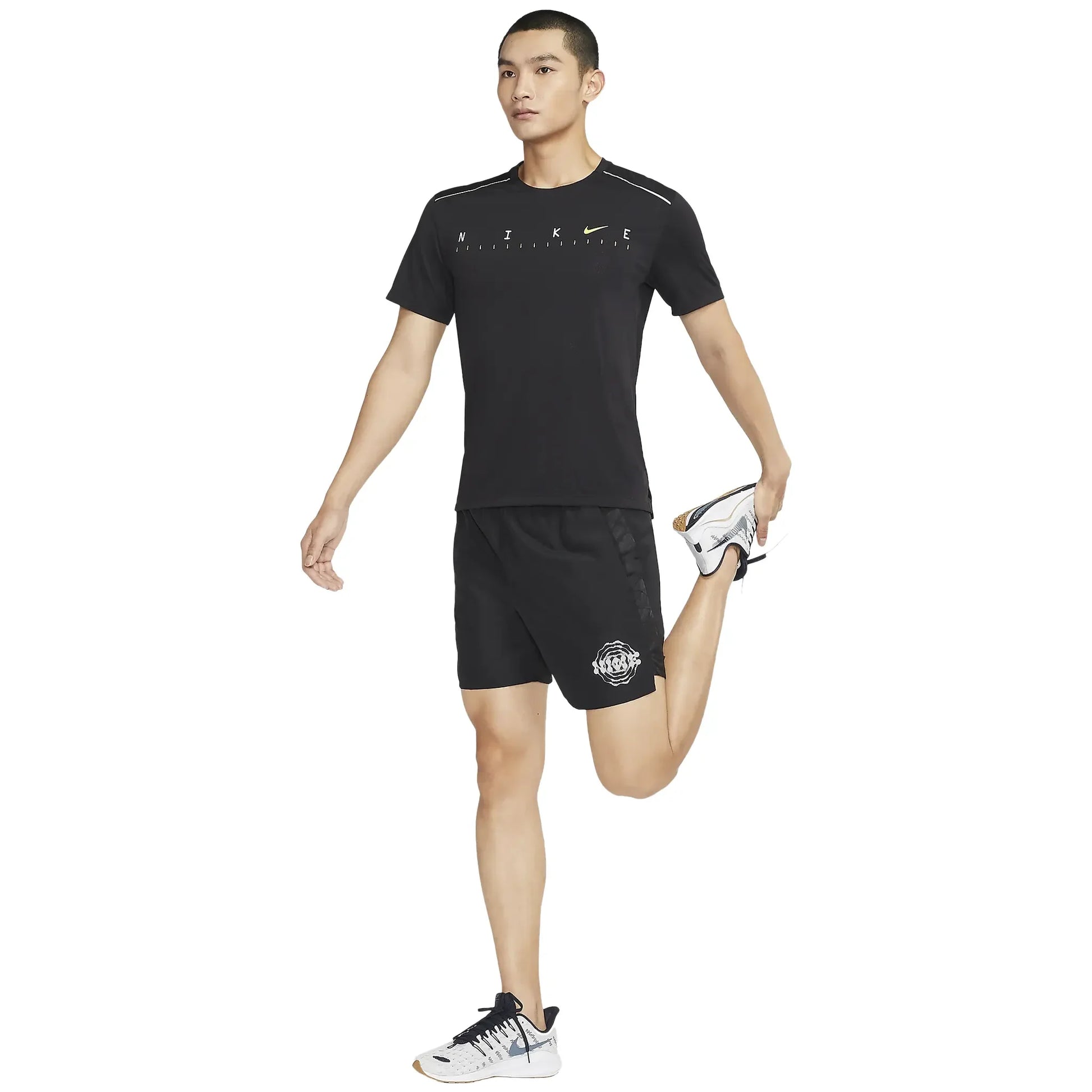 Nike Dri-Fit Wild Run Challenger DNA 7-Inch Black Running Shorts