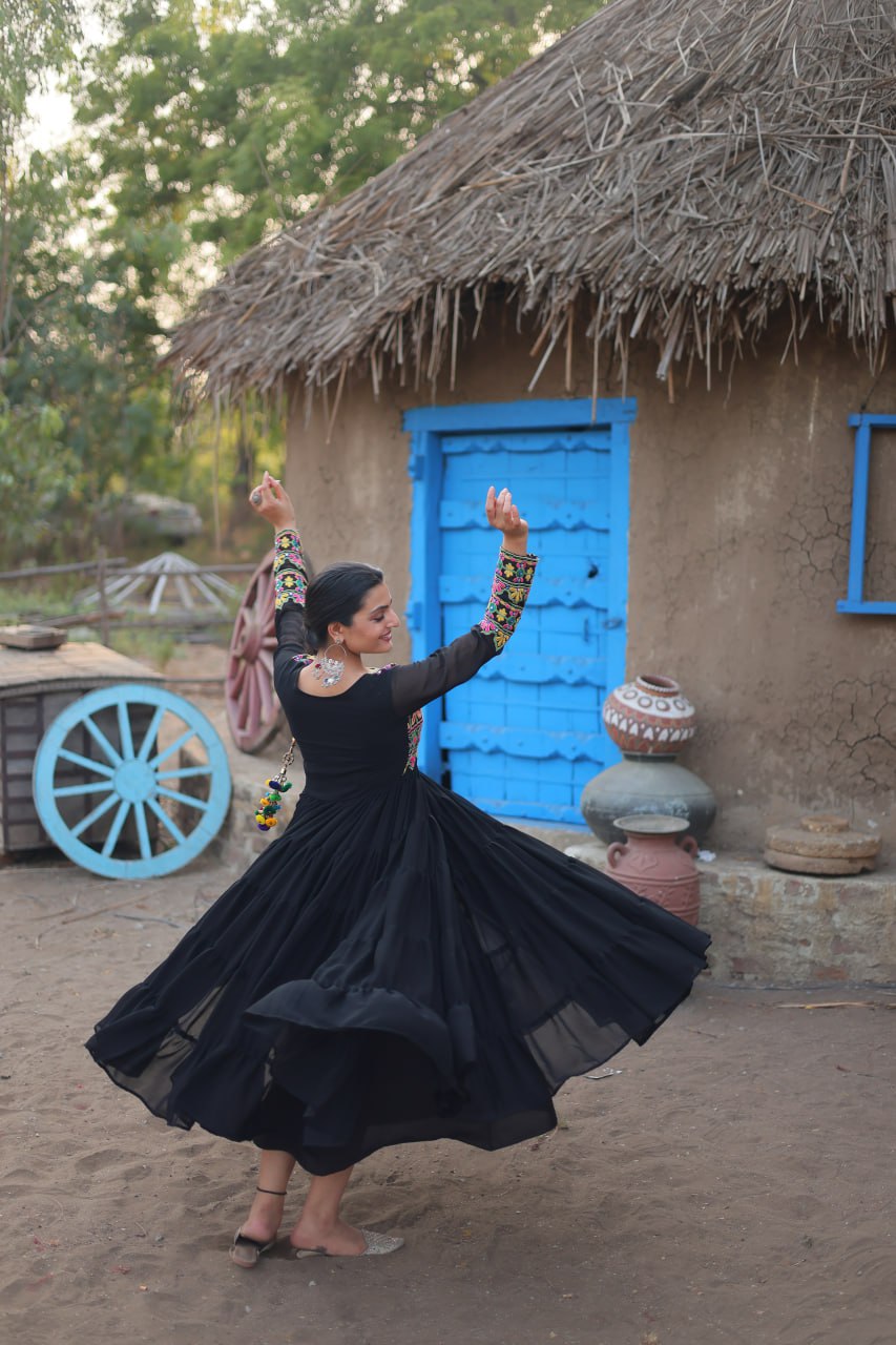 Black Elegant Faux Blooming Gown with Kutchi Gamthi Work