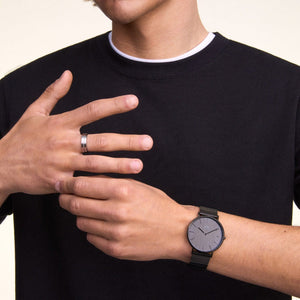 Classic Men Quartz Black Dial Analog Stainless Steel Watch DW00100778