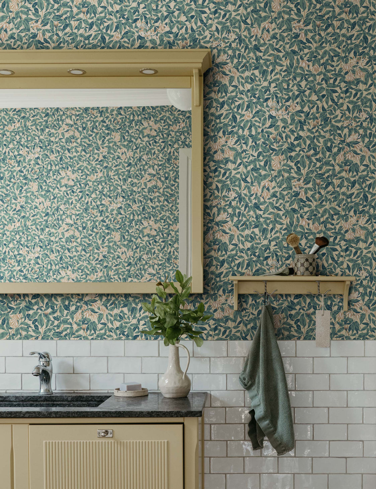 Scalamandre Linnea Wallpaper by Sandberg