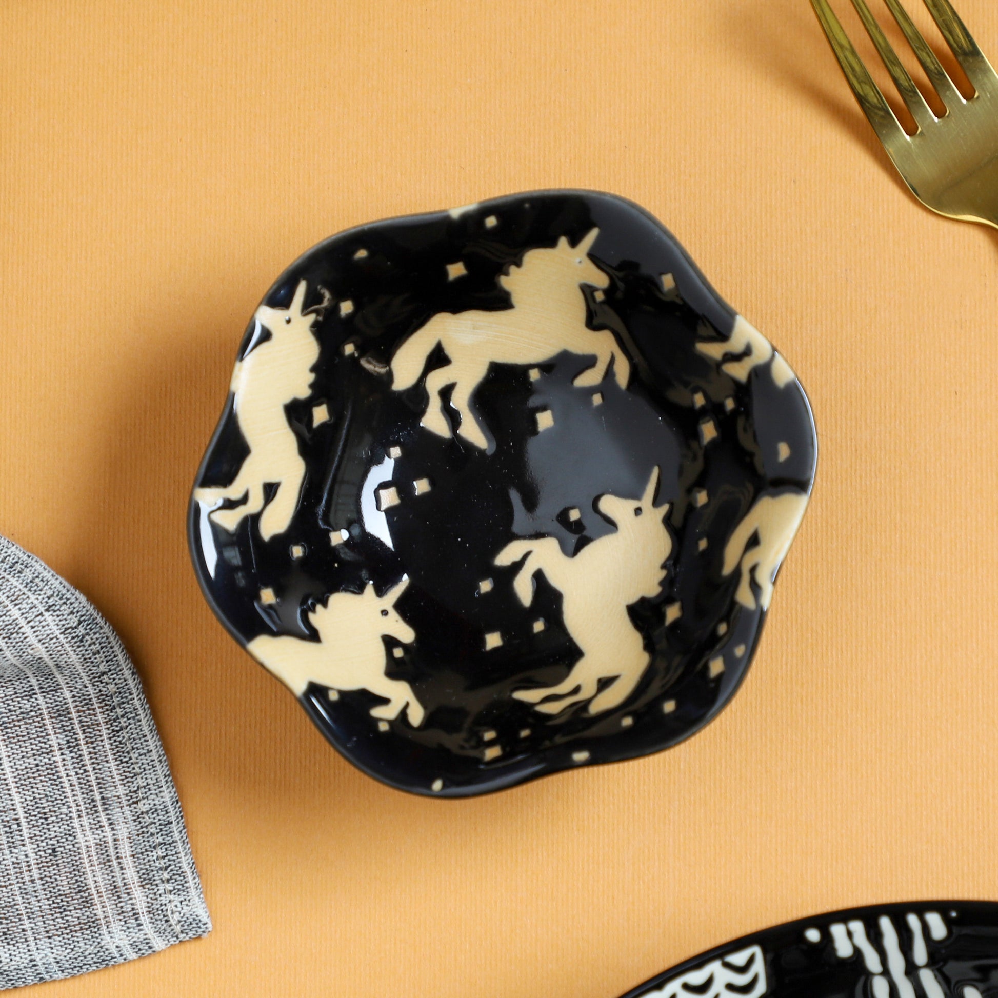 Small Plates Black
