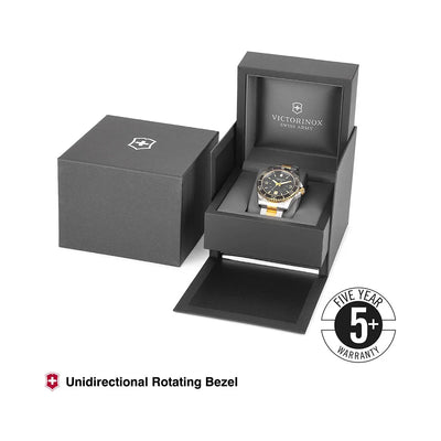 Victorinox Maverick Men Black Dial Men 43mm