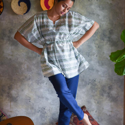 Whispering A Tale (Night Suit)