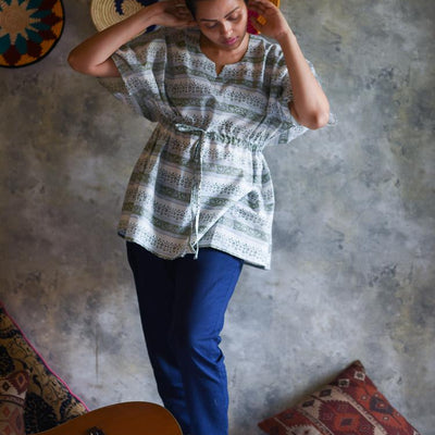 Whispering A Tale (Night Suit)