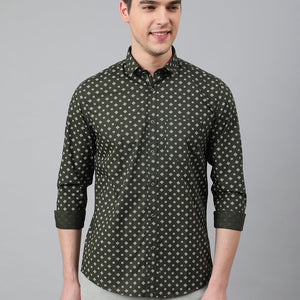 Men Olive Standard Fit Printed Casual Shirt