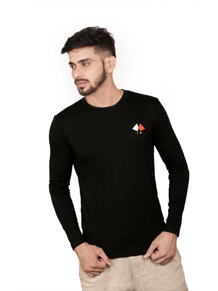 Solid Full Sleeves Slim Fit Crew Neck T-shirt..