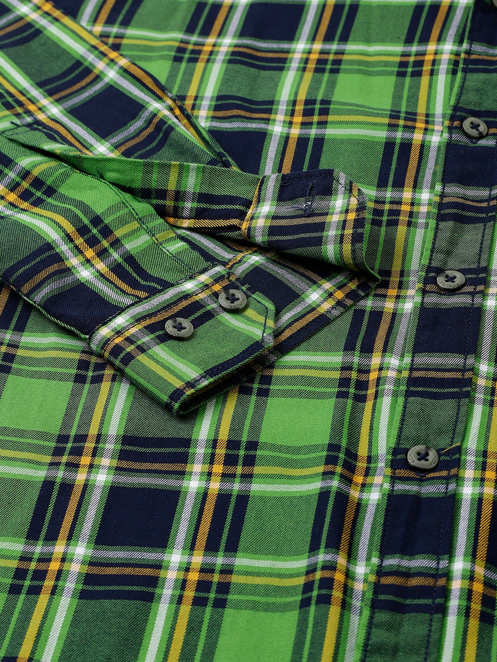 Men Green Standard Fit Checkered Casual Shirt