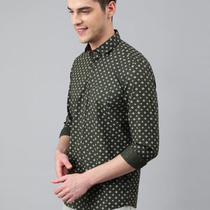 Men Olive Standard Fit Printed Casual Shirt