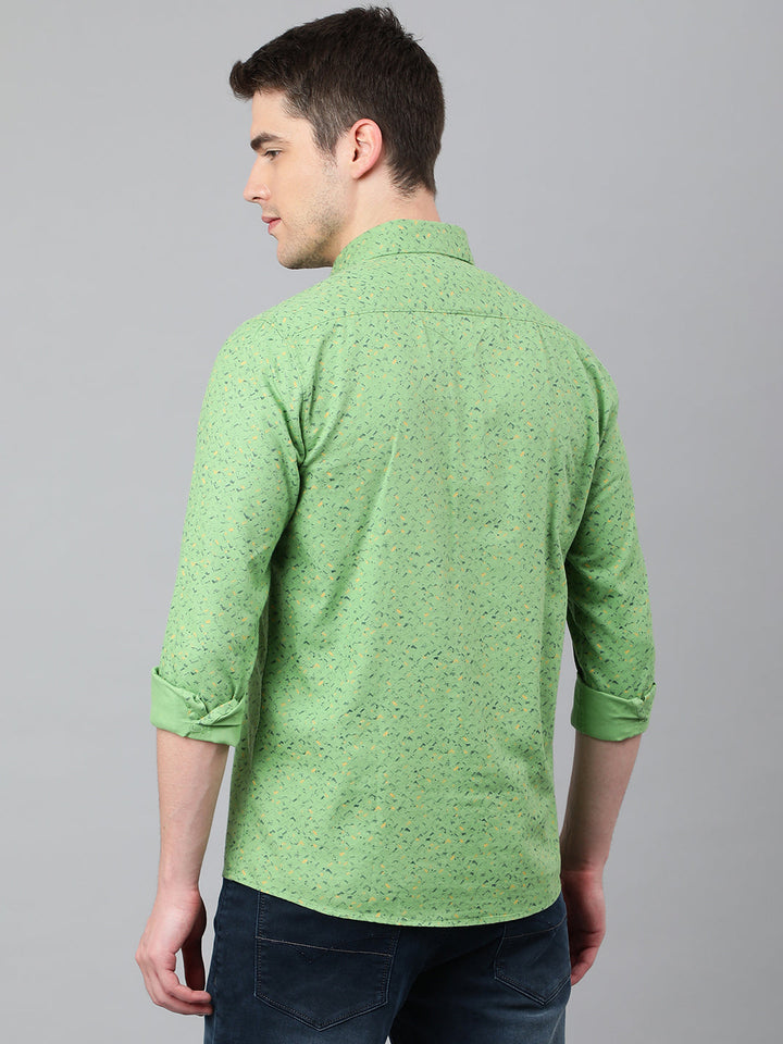 Men Green Standard Fit Printed Casual Shirt