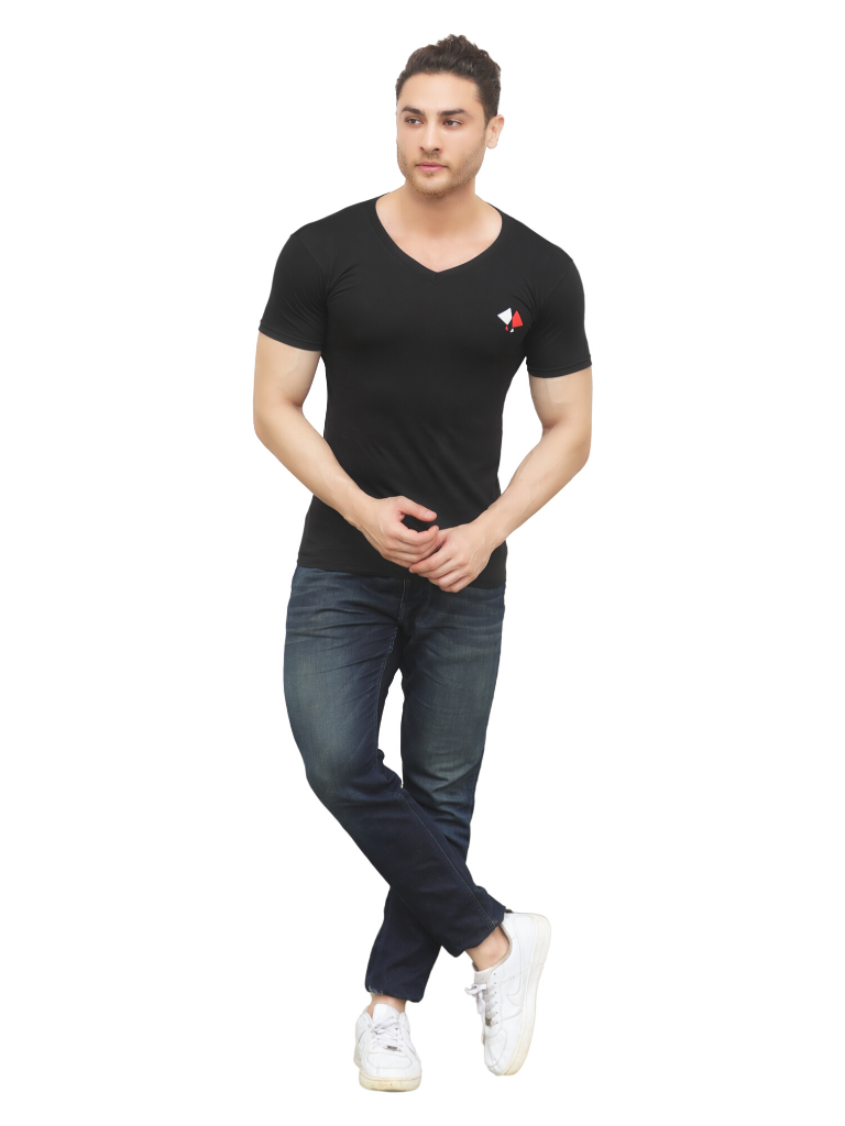 BLACK SOLID CASUAL T-SHIRT.