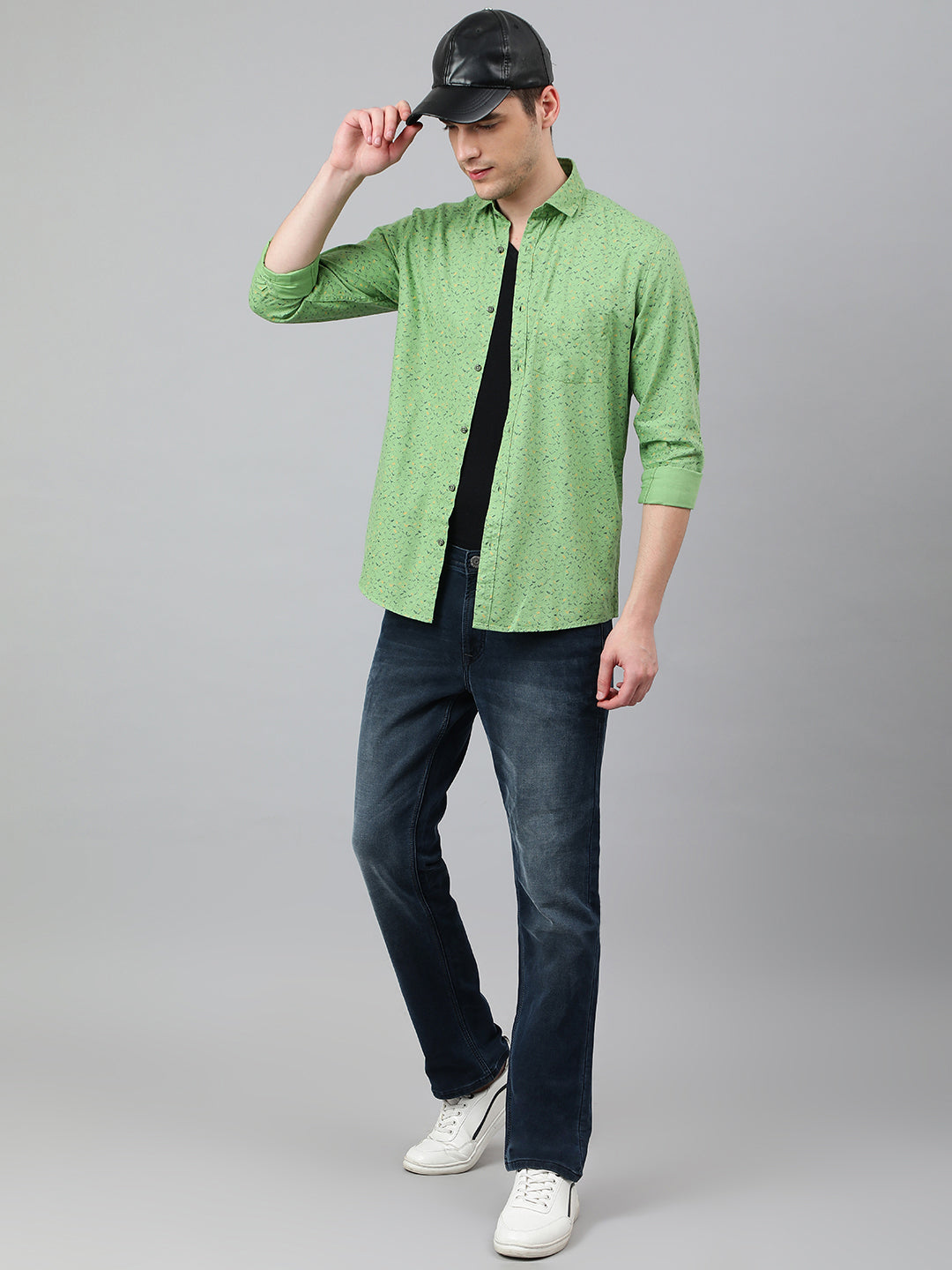 Men Green Standard Fit Printed Casual Shirt