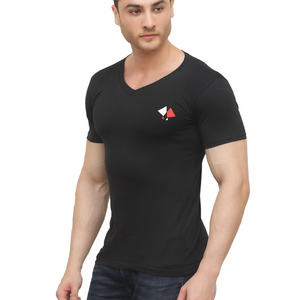 BLACK SOLID CASUAL T-SHIRT.
