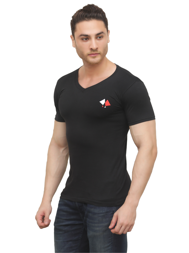 BLACK SOLID CASUAL T-SHIRT.