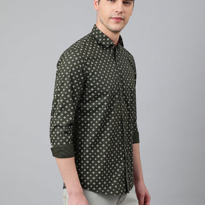 Men Olive Standard Fit Printed Casual Shirt