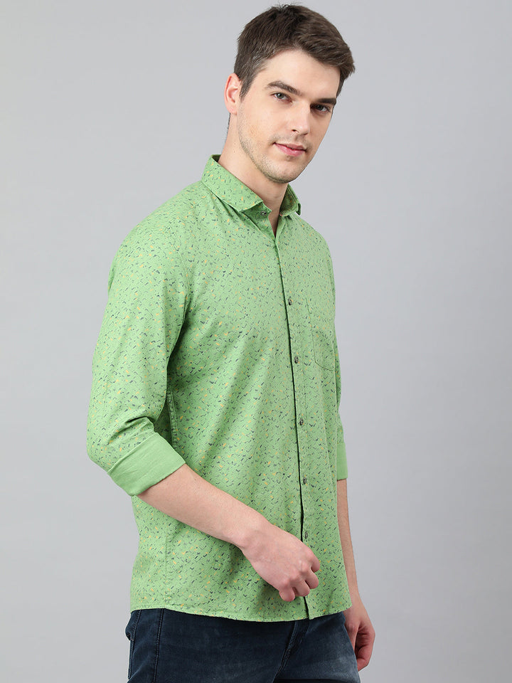 Men Green Standard Fit Printed Casual Shirt