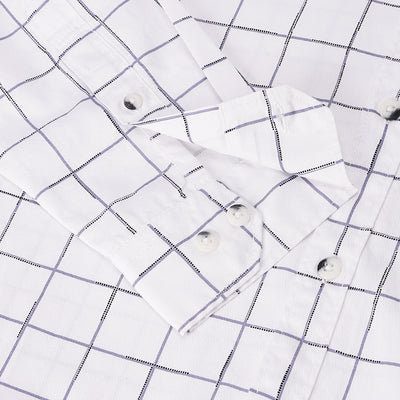 Men White Standard Fit Checkered Casual Shirt