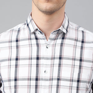 Men White Standard Fit Checkered Casual Shirt