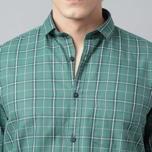 Men Green Standard Fit Checkered Casual Shirt